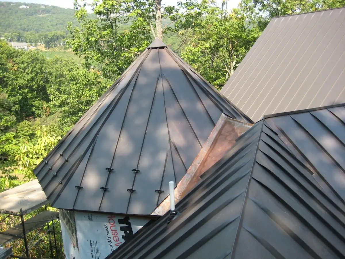Professional Gutter Cleaning by Craftsman Roofing in Huntcrest Acres